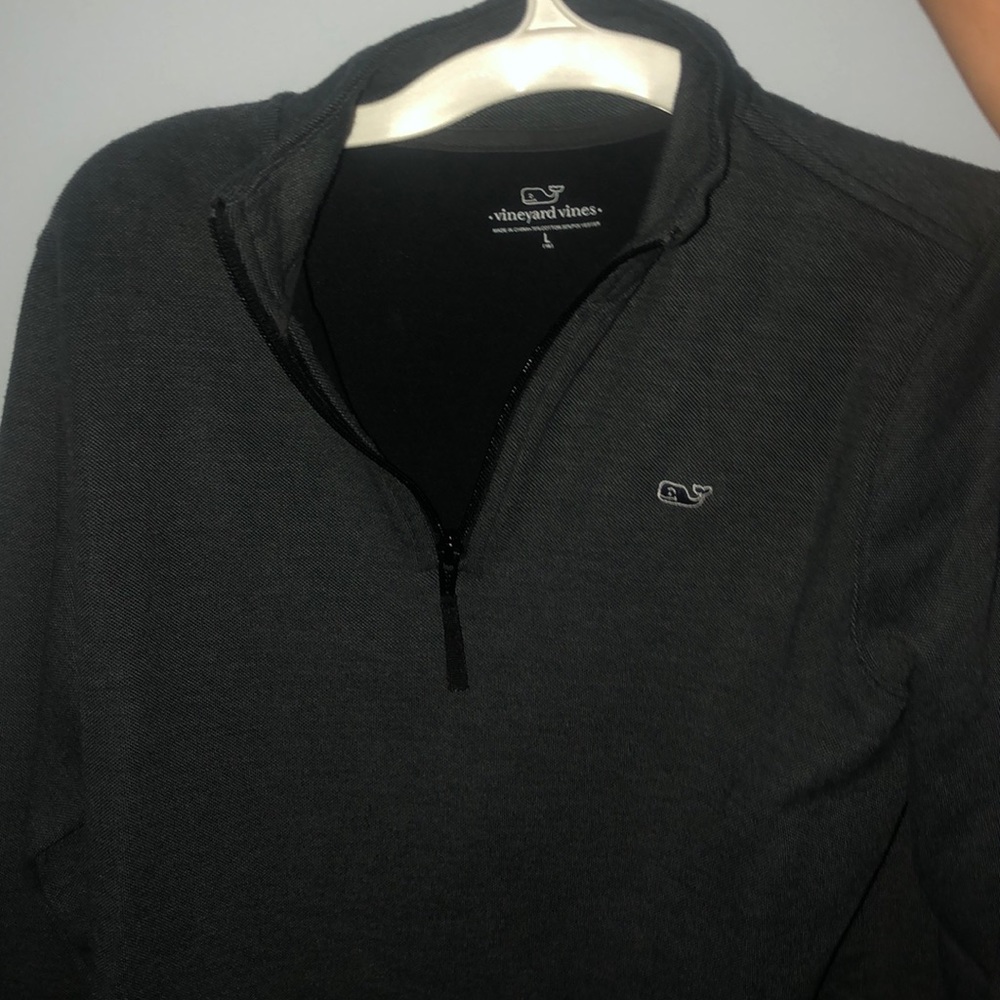Vineyard vines lip up